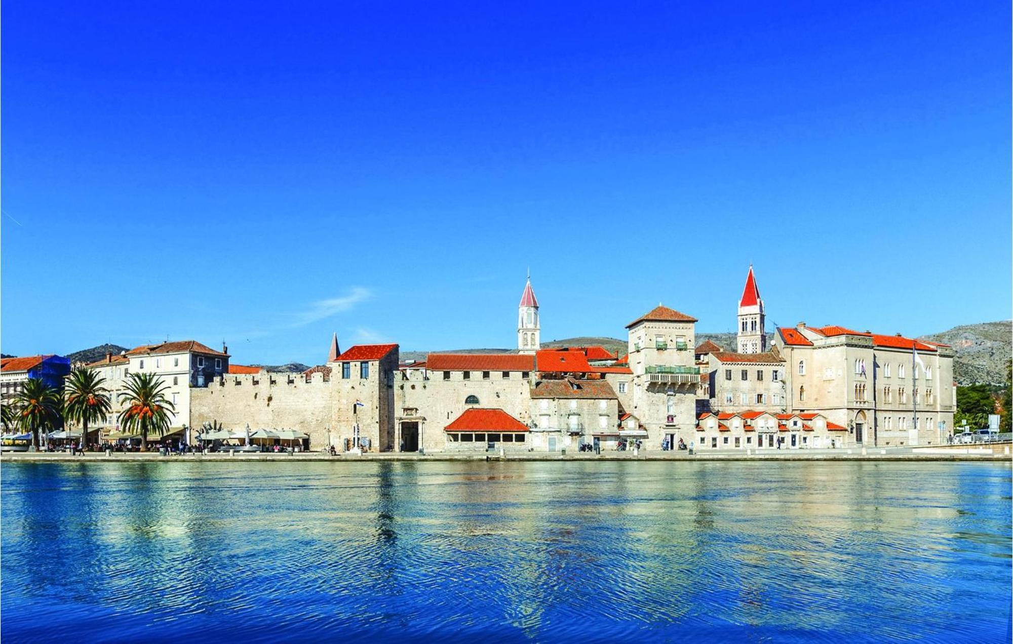 Lovely Apartment In Trogir Exterior photo